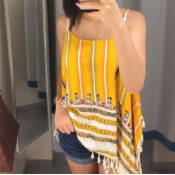 Tribal Print Tassel Hanky Hem Top - Picture 2 of 6